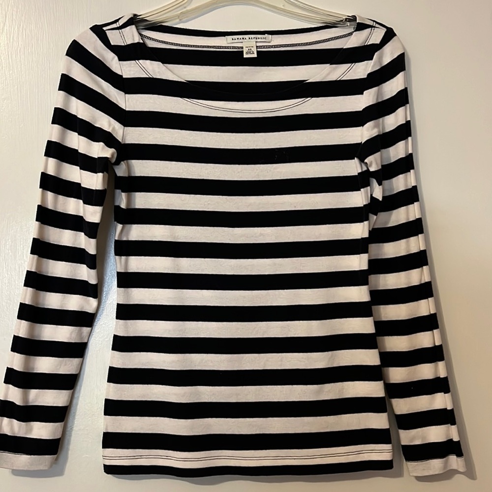 Banana Republic Petite Navy Blue/White Top